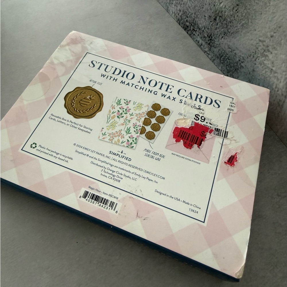 Studio Note Cards with Matching Wax Seals - Pink and White - Picture 3 of 3